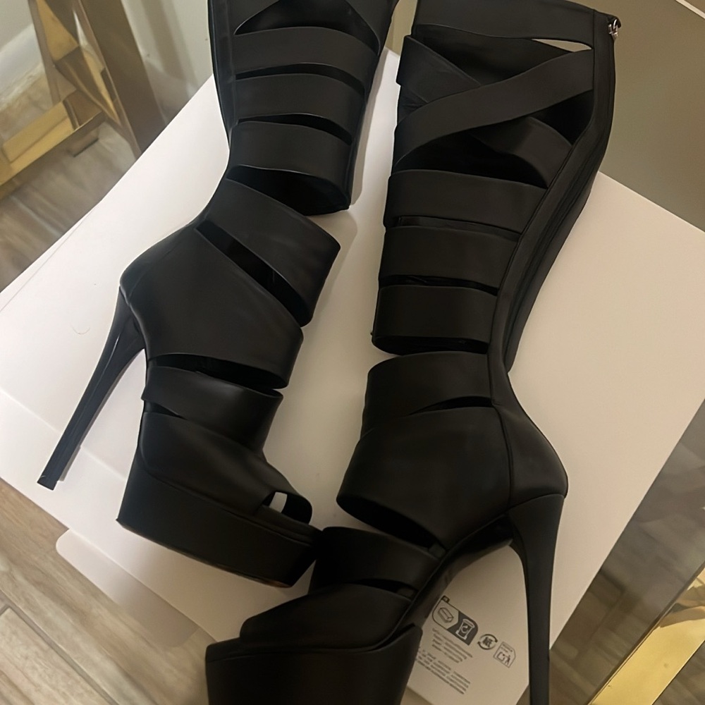 Gucci Helena Runway Gladiator Boot Sz 35